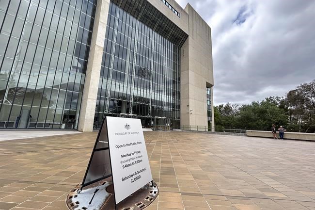 Chinese refugee challenges Australian law that imposes a curfew and tracking bracelet | iNFOnews.ca