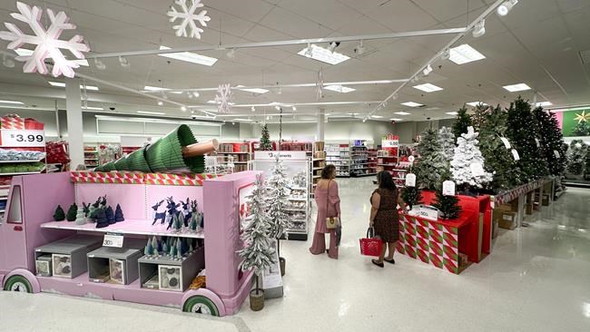 Retailers are ready to kick off Black Friday just as shoppers pull back on spending | iNFOnews.ca