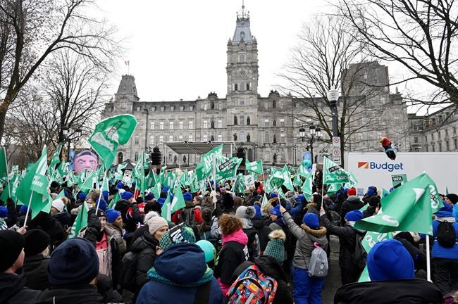 Quebec strikes: Union president cuts short trip to Dubai after media attention | iNFOnews.ca