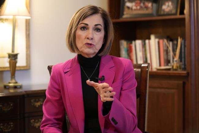 LGBTQ+ rights group sues over Iowa law banning school library books, gender identity discussion | iNFOnews.ca