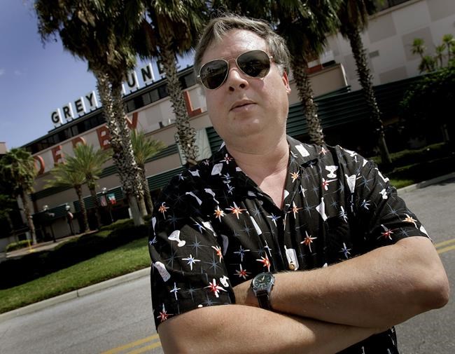 Novelist Tim Dorsey, who mixed comedy and murder in his Serge A. Storms stories, dies at 62 | iNFOnews.ca