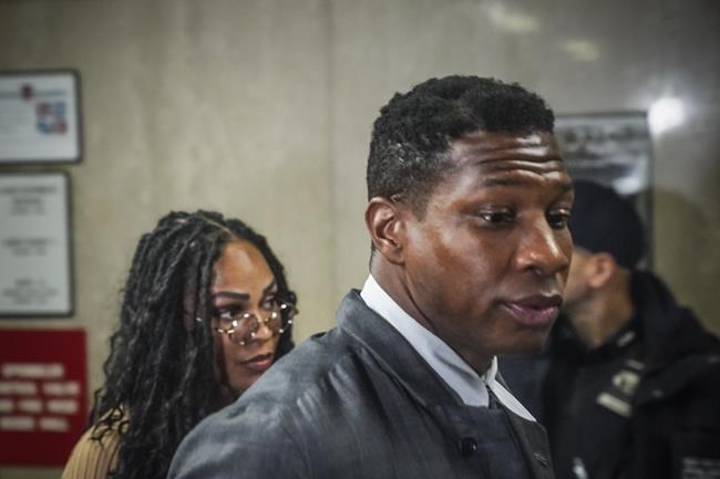 Jonathan Majors' accuser recounts night of assault, actor's 'violent temper' that left her fearful | iNFOnews.ca