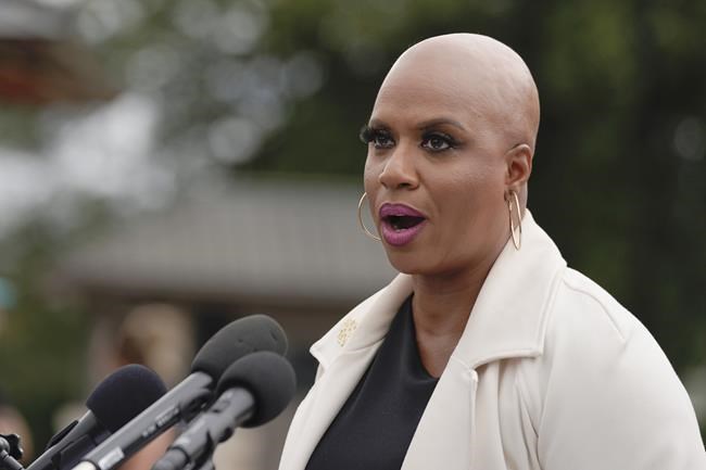 Pressley, Welch introduce legislation to guarantee right to vote for people with felonies on record | iNFOnews.ca Pressley, Welch introduce legislation to guarantee right to vote for people with felonies on record | iNFOnews.ca
