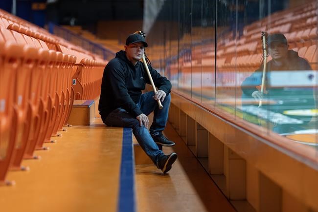 Canada's sport minister supports Haudenosaunee bid to play lacrosse at 2028 Olympics | iNFOnews.ca