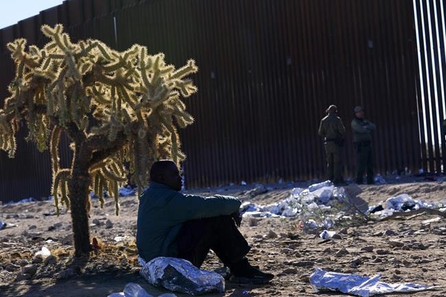 Smugglers are bringing migrants to a remote Arizona border crossing, overwhelming US agents | iNFOnews.ca Smugglers are bringing migrants to a remote Arizona border crossing, overwhelming US agents | iNFOnews.ca