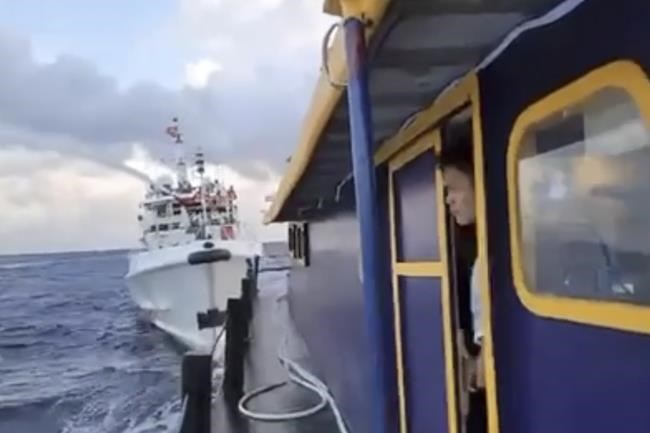 Philippines says Chinese coast guard used water cannons against its vessels for a second day | iNFOnews.ca