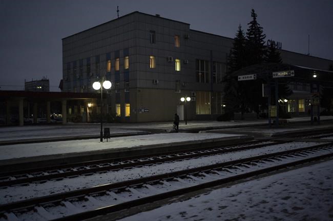 Life in Russian-controlled areas of Ukraine is grim. People are fleeing through a dangerous corridor | iNFOnews.ca
