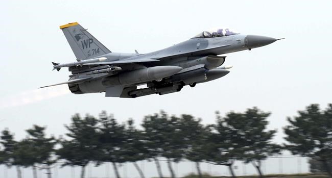 Officials say a US pilot safely ejected before his F-16 crashed into the sea off South Korea | iNFOnews.ca