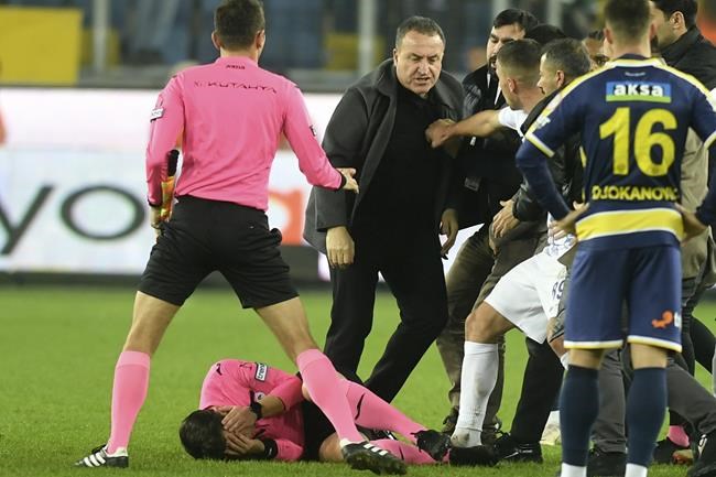Former Turkish soccer team president gets permanent ban for punching referee | iNFOnews.ca