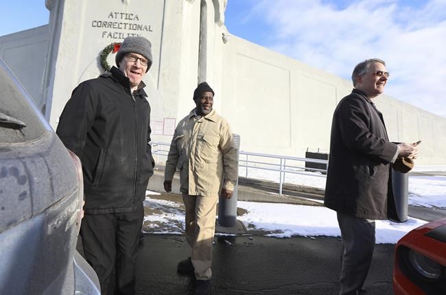 New York man who served 37 years in prison for killing 2 men released after conviction overturned | iNFOnews.ca