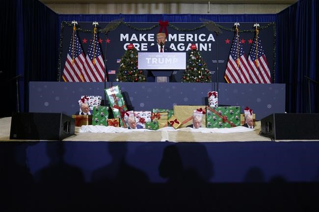 Need last-minute gifts? Presidential hopefuls offer ornaments, gift wrap - and Trump mug shot merch | iNFOnews.ca Need last-minute gifts? Presidential hopefuls offer ornaments, gift wrap - and Trump mug shot merch | iNFOnews.ca