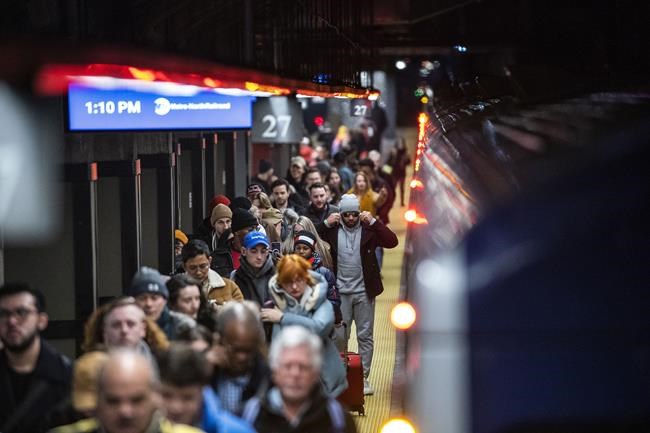 Busiest holiday travel season in years is off to a smooth start with few airport delays | iNFOnews.ca