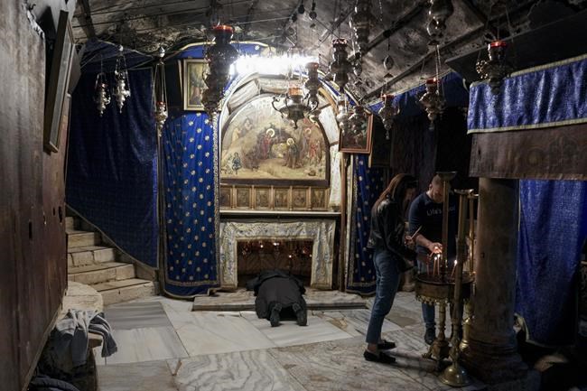 Grieving and often overlooked, Palestinian Christians prepare for a somber Christmas amid war | iNFOnews.ca