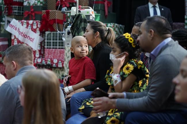 Bidens make traditional pre-Christmas visit to children's hospital | iNFOnews.ca Bidens make traditional pre-Christmas visit to children's hospital | iNFOnews.ca