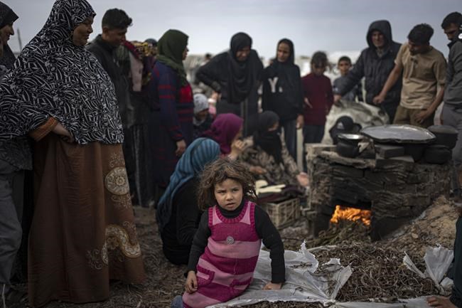 Israel strikes 2 homes, killing more than 90 Palestinians. Biden says he didn't request a cease-fire | iNFOnews.ca