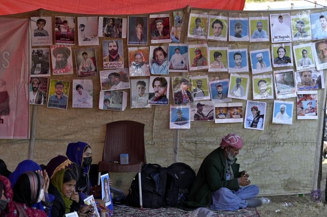 Pakistani police free 290 Baloch activists arrested while protesting extrajudicial killings | iNFOnews.ca