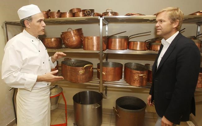 Bill Granger, chef who brought Aussie-style breakfast to world capitals, dies at 54 | iNFOnews.ca