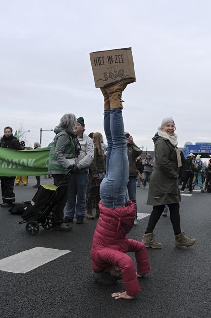 Climate activists from Extinction Rebellion target bank and block part of highway around Amsterdam | iNFOnews.ca Climate activists from Extinction Rebellion target bank and block part of highway around Amsterdam | iNFOnews.ca