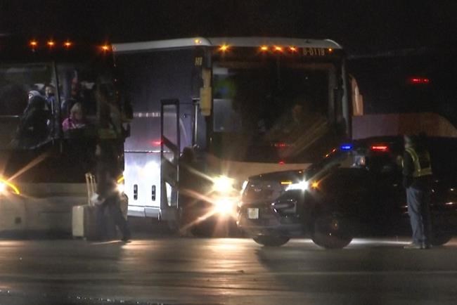 Suburbs put the brakes on migrant bus arrivals after crackdowns in Chicago and New York | iNFOnews.ca Suburbs put the brakes on migrant bus arrivals after crackdowns in Chicago and New York | iNFOnews.ca