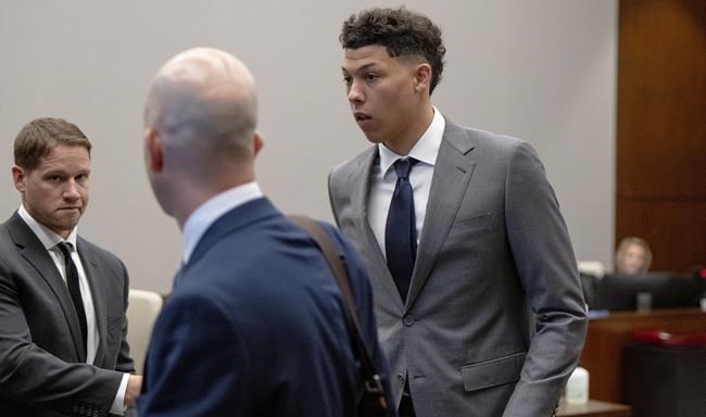 Prosecutors drop three felony charges against the brother of Patrick Mahomes | iNFOnews.ca