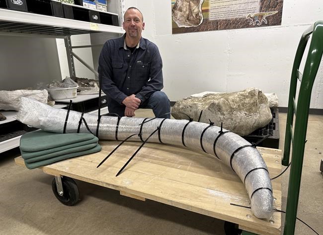 Coal miners in North Dakota unearth a mammoth tusk buried for thousands of years | iNFOnews.ca