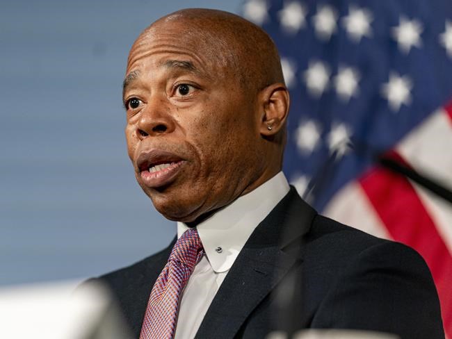 NYC Mayor Eric Adams says story of firing a gun at school, recounted in his book, never happened | iNFOnews.ca NYC Mayor Eric Adams says story of firing a gun at school, recounted in his book, never happened | iNFOnews.ca