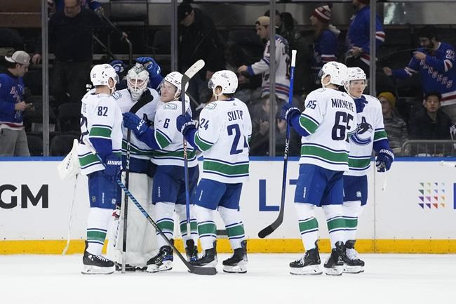 NHL roundup: Pettersson, Hoglander score twice, Canucks trip Rangers 6-3 | iNFOnews.ca