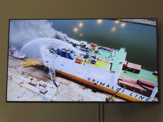 Mayday call from burning cargo ship in New Jersey prompted doomed rescue effort for 2 firefighters | iNFOnews.ca