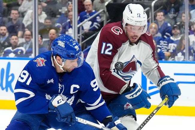 Avalanche bury Leafs 5-3 with spirited comeback | iNFOnews.ca