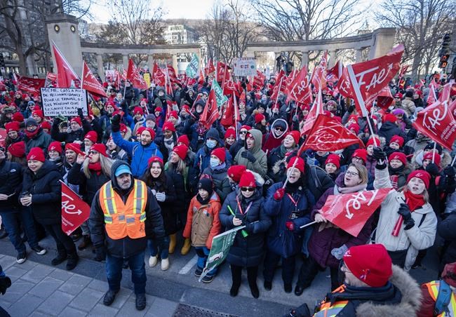 Quebec's common front unionized workers to begin voting on new deal with province | iNFOnews.ca
