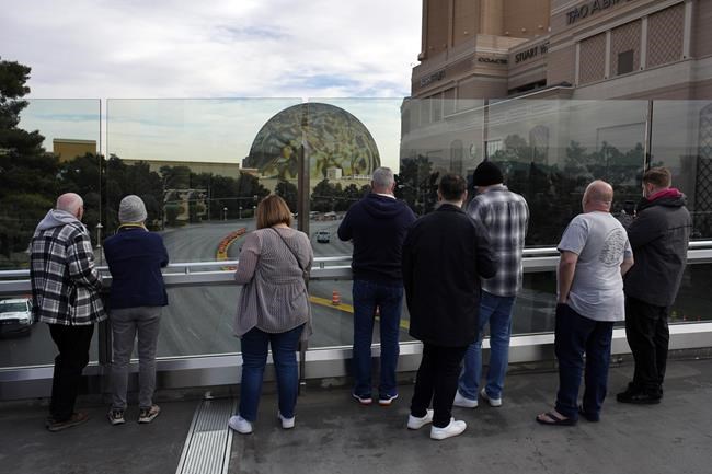 Think twice before stopping to take photo on a Las Vegas Strip pedestrian bridge, or risk jail time | iNFOnews.ca