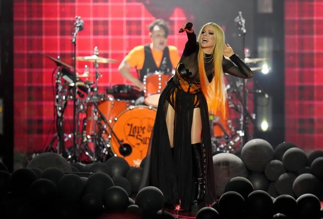Avril Lavigne sets Canadian dates on 'greatest hits' tour | iNFOnews.ca