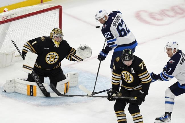 Bruins ground Jets 4-1 for fifth straight victory | iNFOnews.ca