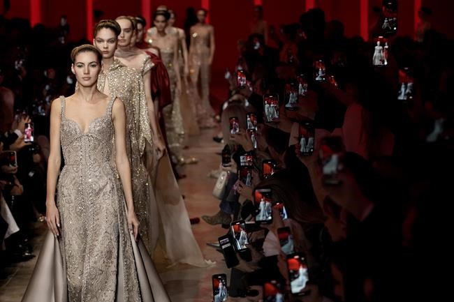Paris Couture: Jennifer Lopez shimmies, Elie Saab shimmers, and Valentino's Piccioli finds his mojo | iNFOnews.ca Paris Couture: Jennifer Lopez shimmies, Elie Saab shimmers, and Valentino's Piccioli finds his mojo | iNFOnews.ca