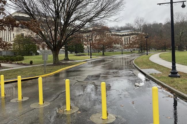 Kentucky lawmakers resume debate over reopening road in the heart of the state Capitol complex | iNFOnews.ca