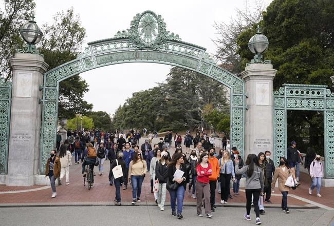 What to know about changes to this year's FAFSA application for college students | iNFOnews.ca