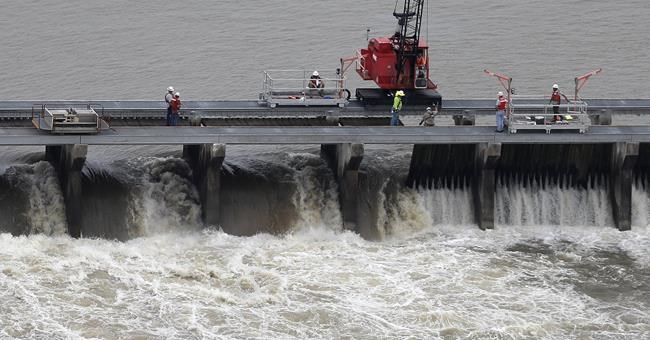Lawsuit seeks to protect dolphins if flood-control spillway is used near New Orleans | iNFOnews.ca Lawsuit seeks to protect dolphins if flood-control spillway is used near New Orleans | iNFOnews.ca