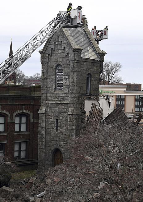 Steeple of historic Connecticut church collapses, no injuries reported | iNFOnews.ca