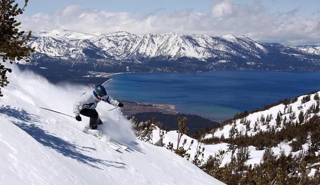 A snowboarder spent 15 hours trapped in a ski gondola. She rubbed her hands and feet to keep warm | iNFOnews.ca A snowboarder spent 15 hours trapped in a ski gondola. She rubbed her hands and feet to keep warm | iNFOnews.ca