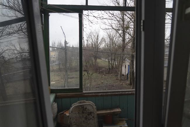 Under bombing in eastern Ukraine and disabled by illness, an unknown painter awaits his fate | iNFOnews.ca Under bombing in eastern Ukraine and disabled by illness, an unknown painter awaits his fate | iNFOnews.ca