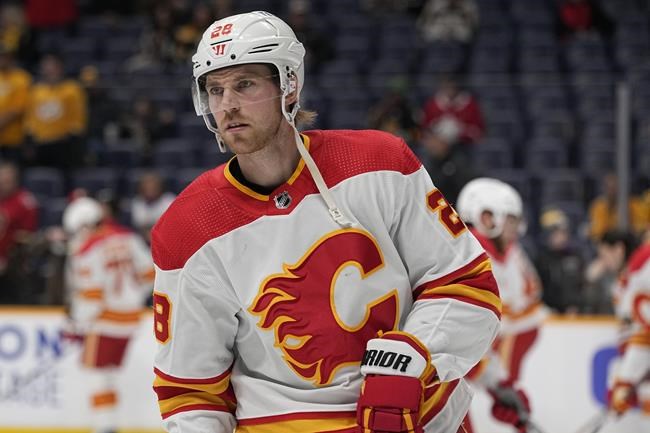 Calgary Flames deal Lindholm to Vancouver Canucks for Kuzmenko, draft picks | iNFOnews.ca