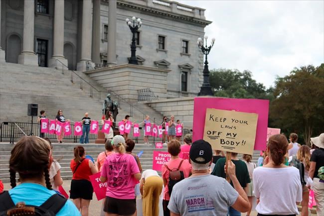 South Carolina woman seeks clarity on abortion ban in lawsuit backed by Planned Parenthood | iNFOnews.ca