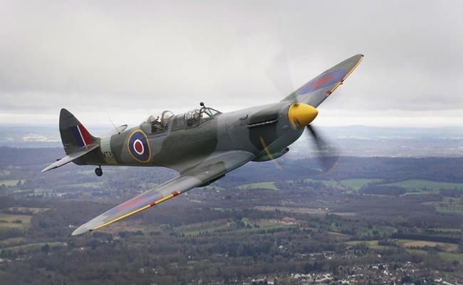 102-year-old British veteran flies a Spitfire on a delightfully bumpy ride for charity | iNFOnews.ca
