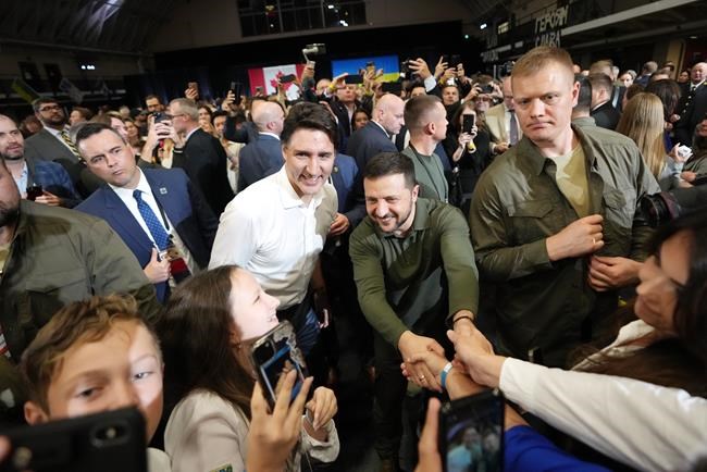 Poilievre attacks Trudeau over Nazi tumult; Tories abandoning Ukraine, PM retorts | iNFOnews.ca