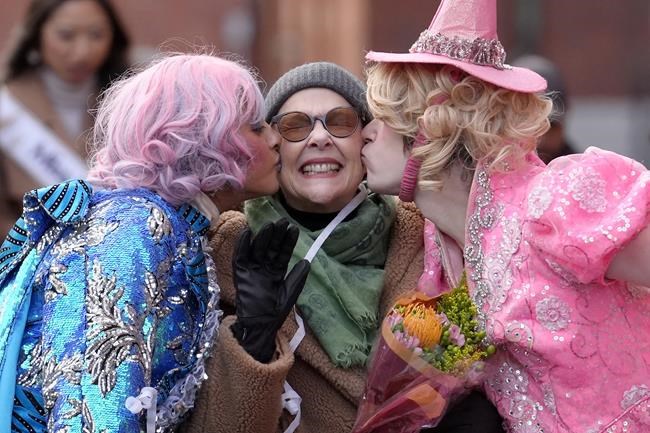 Annette Bening honored as Harvard's Hasty Pudding Woman of the Year | iNFOnews.ca Annette Bening honored as Harvard's Hasty Pudding Woman of the Year | iNFOnews.ca