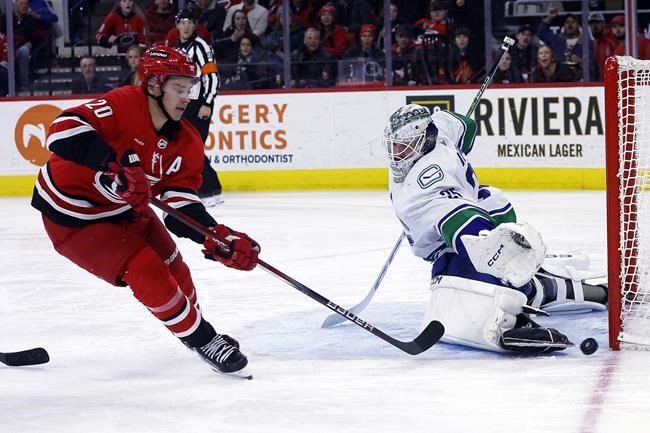 Lindholm scores two in Canucks debut as visitors edge Hurricanes 3-2 | iNFOnews.ca