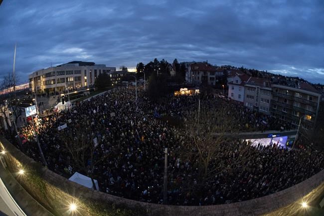Thousands rally in Slovakia to accuse new government's plan of going easier on corruption | iNFOnews.ca