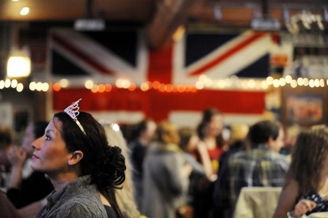 Americans left the British crown behind centuries ago. Why are they still so fascinated by royalty? | iNFOnews.ca