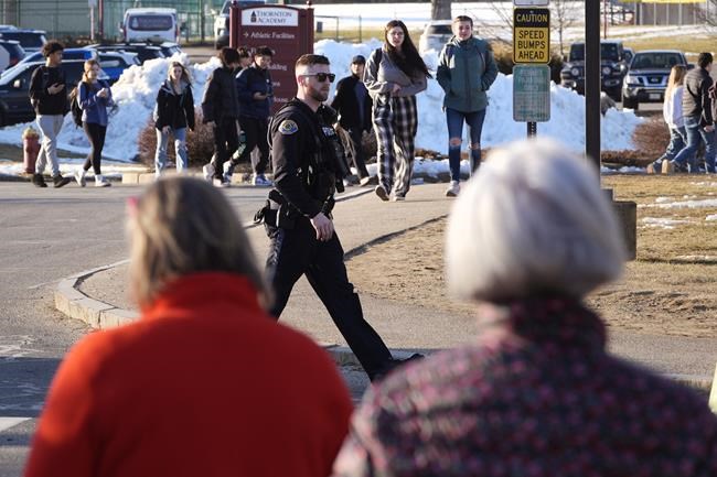 Shelter-in-place order continues as Maine city searches for at least 4 suspects in vehicle shooting | iNFOnews.ca Shelter-in-place order continues as Maine city searches for at least 4 suspects in vehicle shooting | iNFOnews.ca