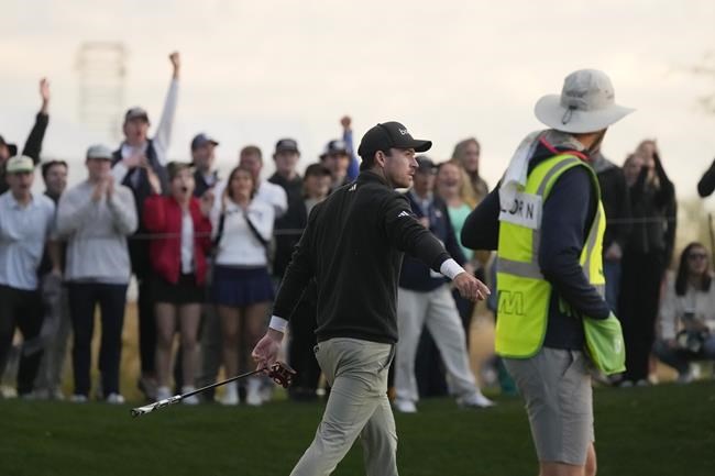 Taylor takes 1-shot lead into Sunday at raucous, waterlogged Phoenix Open | iNFOnews.ca